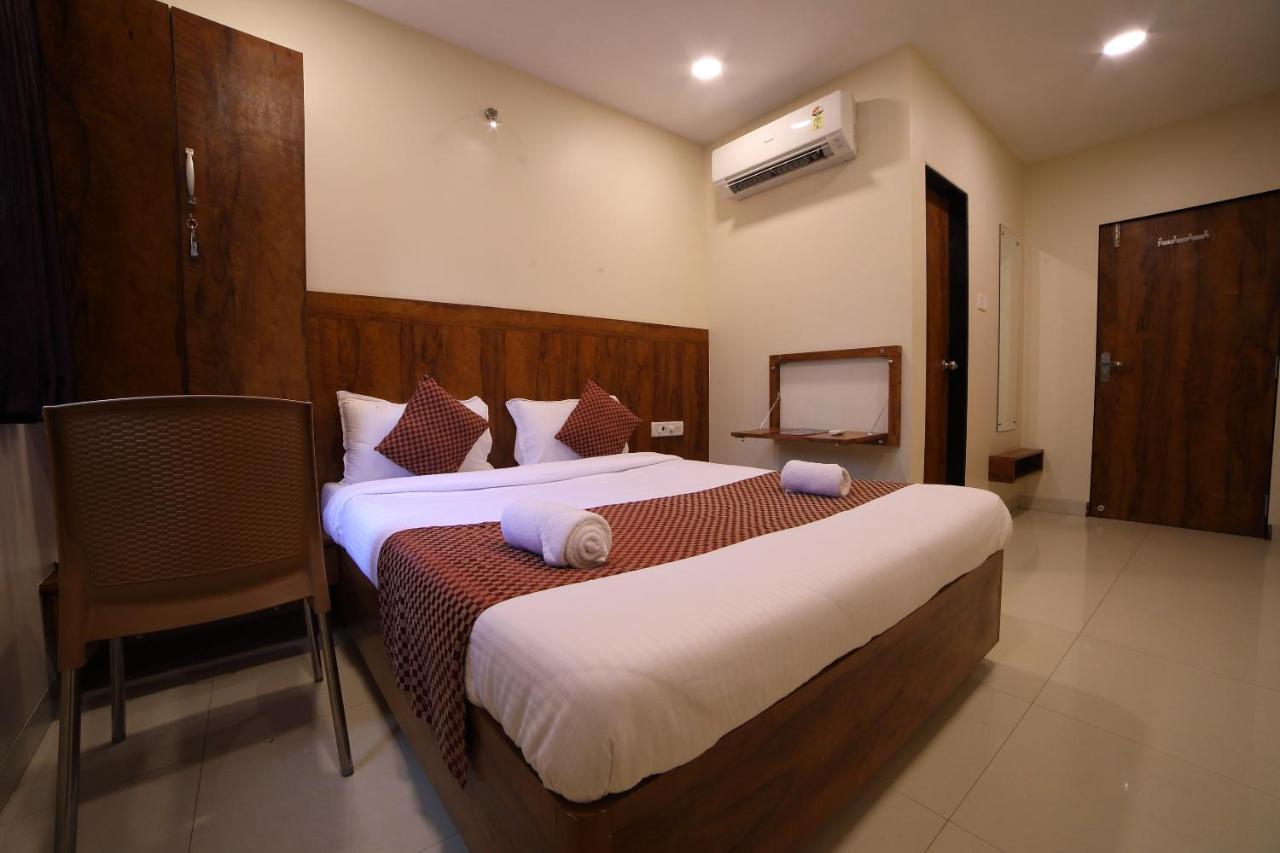 Oyo 8757 Prakash Inn Mumbai Exteriör bild