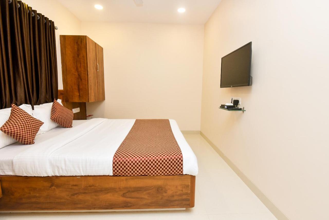 Oyo 8757 Prakash Inn Mumbai Exteriör bild