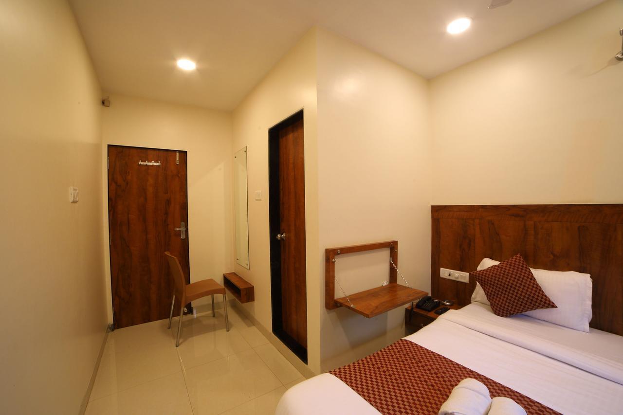 Oyo 8757 Prakash Inn Mumbai Exteriör bild
