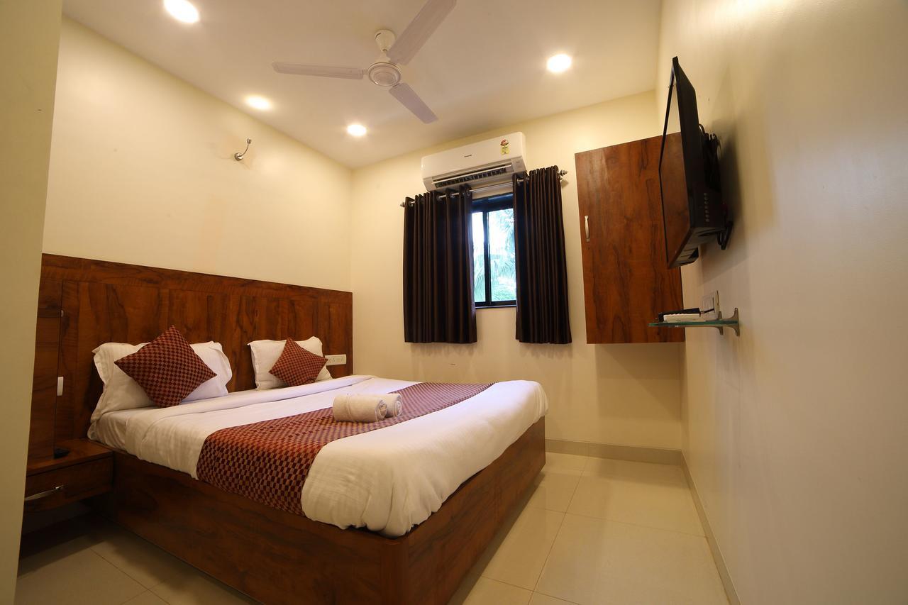 Oyo 8757 Prakash Inn Mumbai Exteriör bild